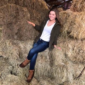 Meet your Posher, Laura